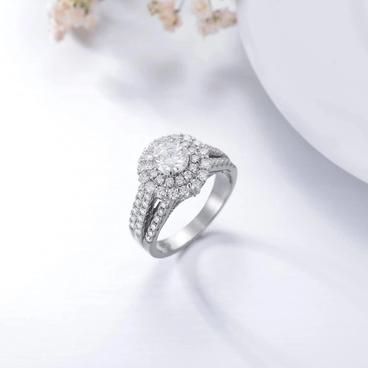 1.5 Carat (ctw) D-VVS1 Moissanite Engagement Rings for Women Platinum Plated Silver Rings Moissanite Rings