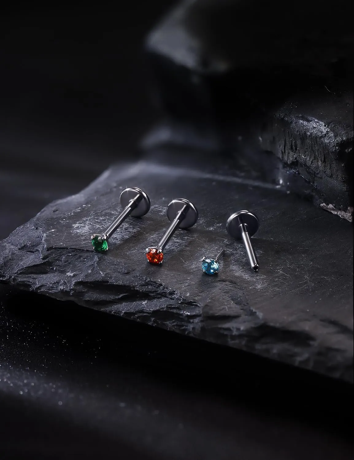 20G 18G 16G Titanium Threadless Flat Back Earrings Nose Ring Studs Tragus Labret Medusa Piercing Jewelry G23 Monroe Lip Ring Snake Bite Forward Helix Conch Cartilage Earrings Piercing Jewelry