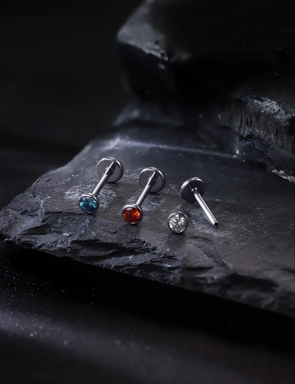 20G 18G 16G Titanium Threadless Flat Back Earrings Nose Ring Studs Tragus Labret Medusa Piercing Jewelry G23 Monroe Lip Ring Snake Bite Forward Helix Conch Cartilage Earrings Piercing Jewelry
