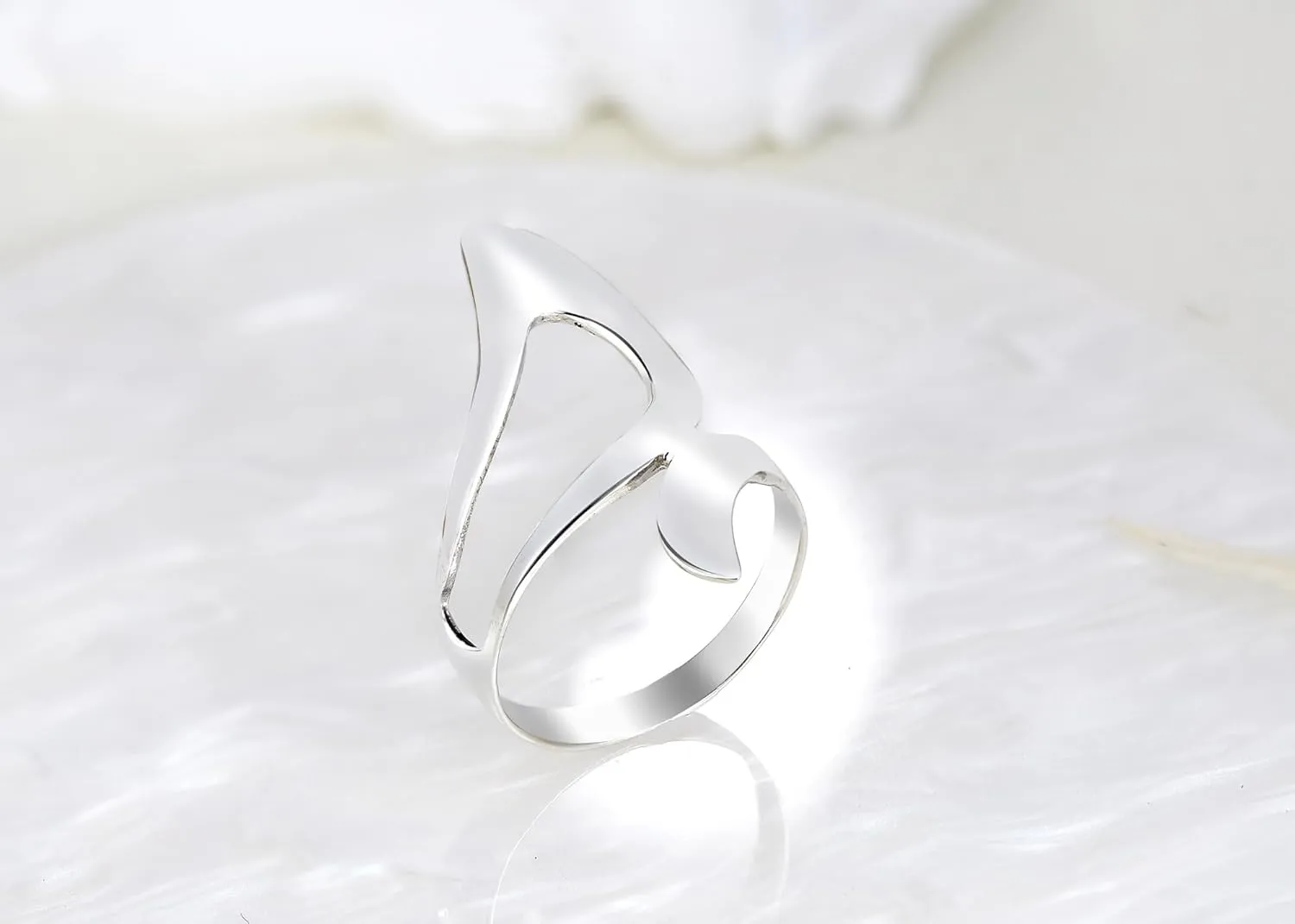 AeraVida Sleek Wide Open Wave Wrap Sterling Silver Ring | Elegant Silver Ring for Evening Event | Fashionable Modern Ring for Women Accessory | Anniversary Jewelry Gift | Size 6-10