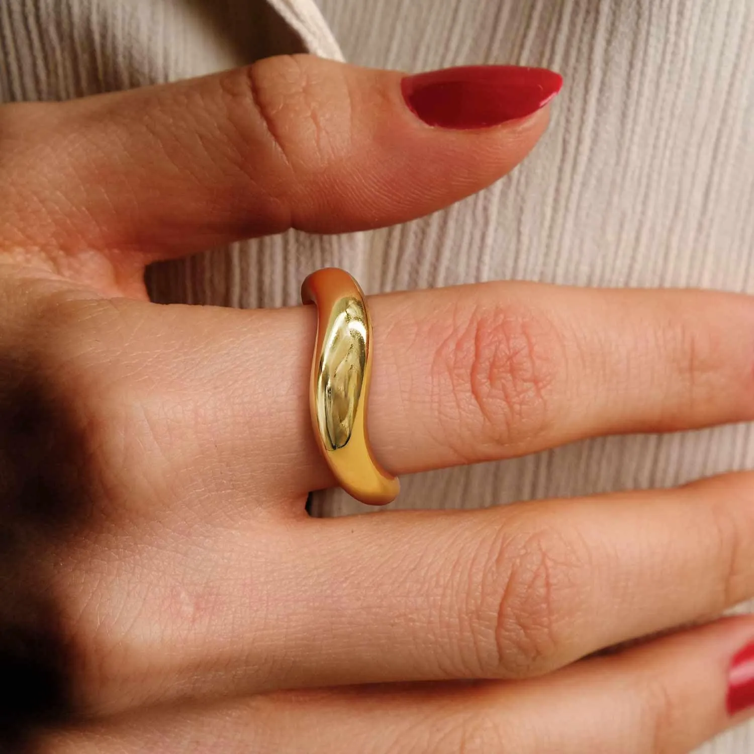 FENIMI 14K Gold Ring for Women Chunky Gold Rings Curved Bands for Women Minimalist yet Elegant Jewelry for Weddings Available Sizes 5-9 (7)