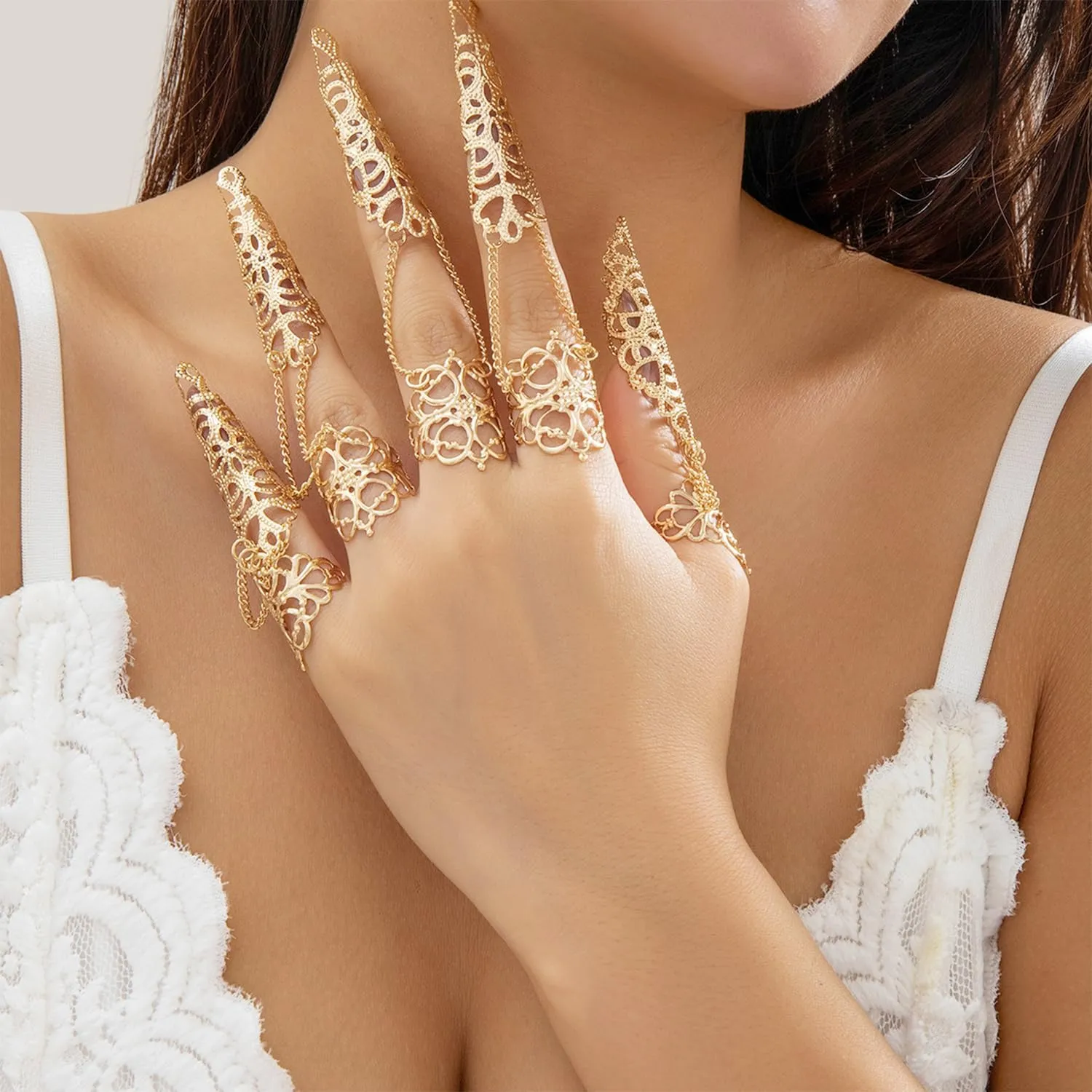 Gothic Finger Tip Claw Rings for Women Girls Punk Nail Ring Vintage Hollow Pattern Fingertip Claw Ring with Chain Jewelry for Cosplay Drama Party Show