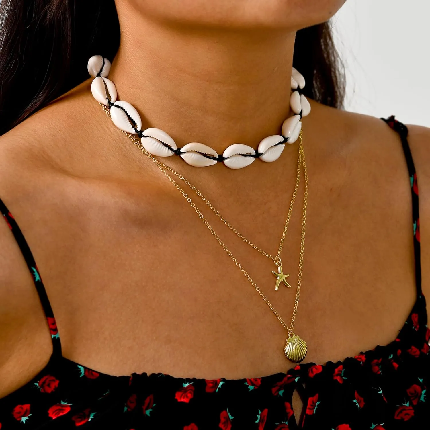 Layered Shell Necklaces Bohemian Pearl Starfish Seashell Pendant Necklace for Women Scallop Choker Necklace Summer Beach Jewelry Gift