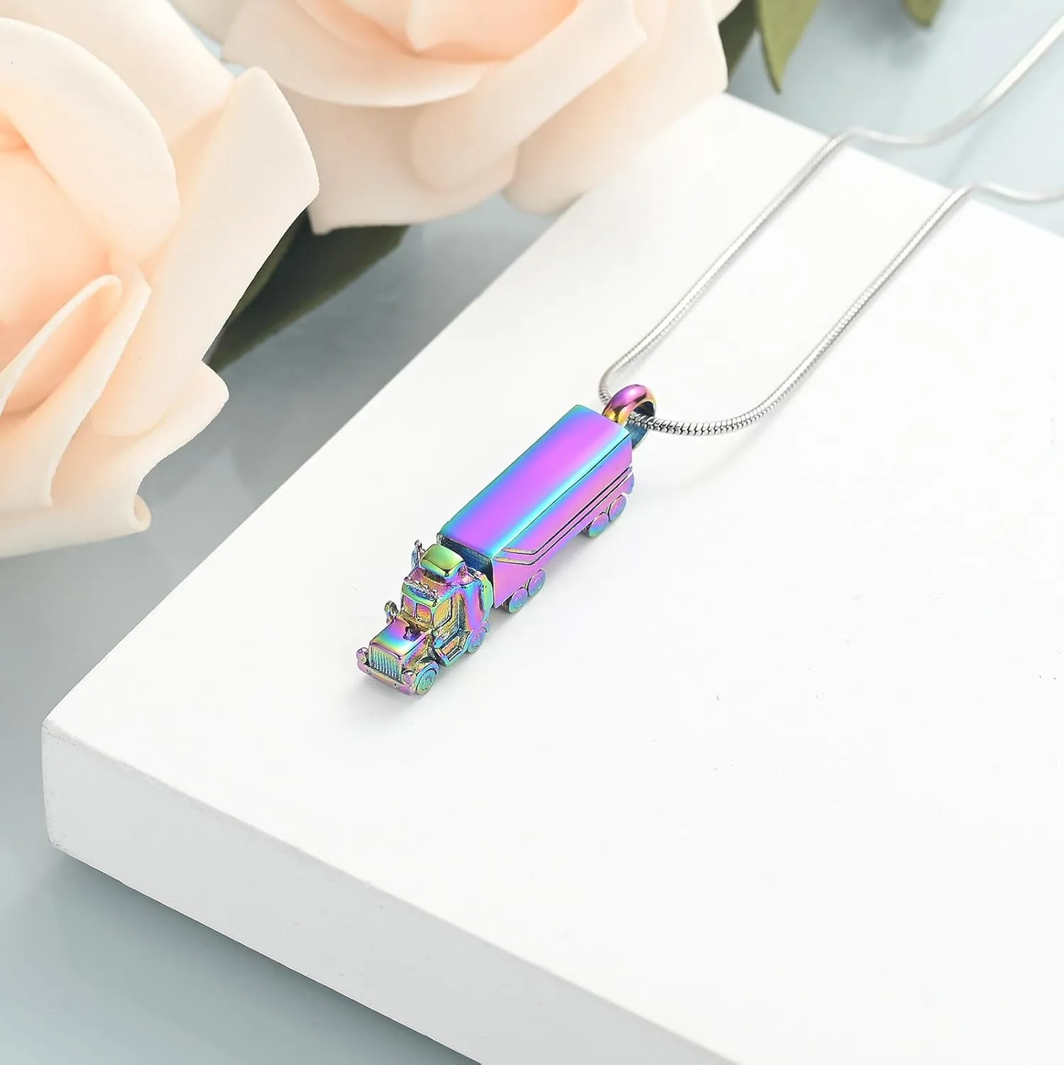 shajwo 18 Wheeler Semi Truck Urn Necklace for Ashes for Men Women Cremation Jewelry of Loved Ones Memorial Locket Pendant