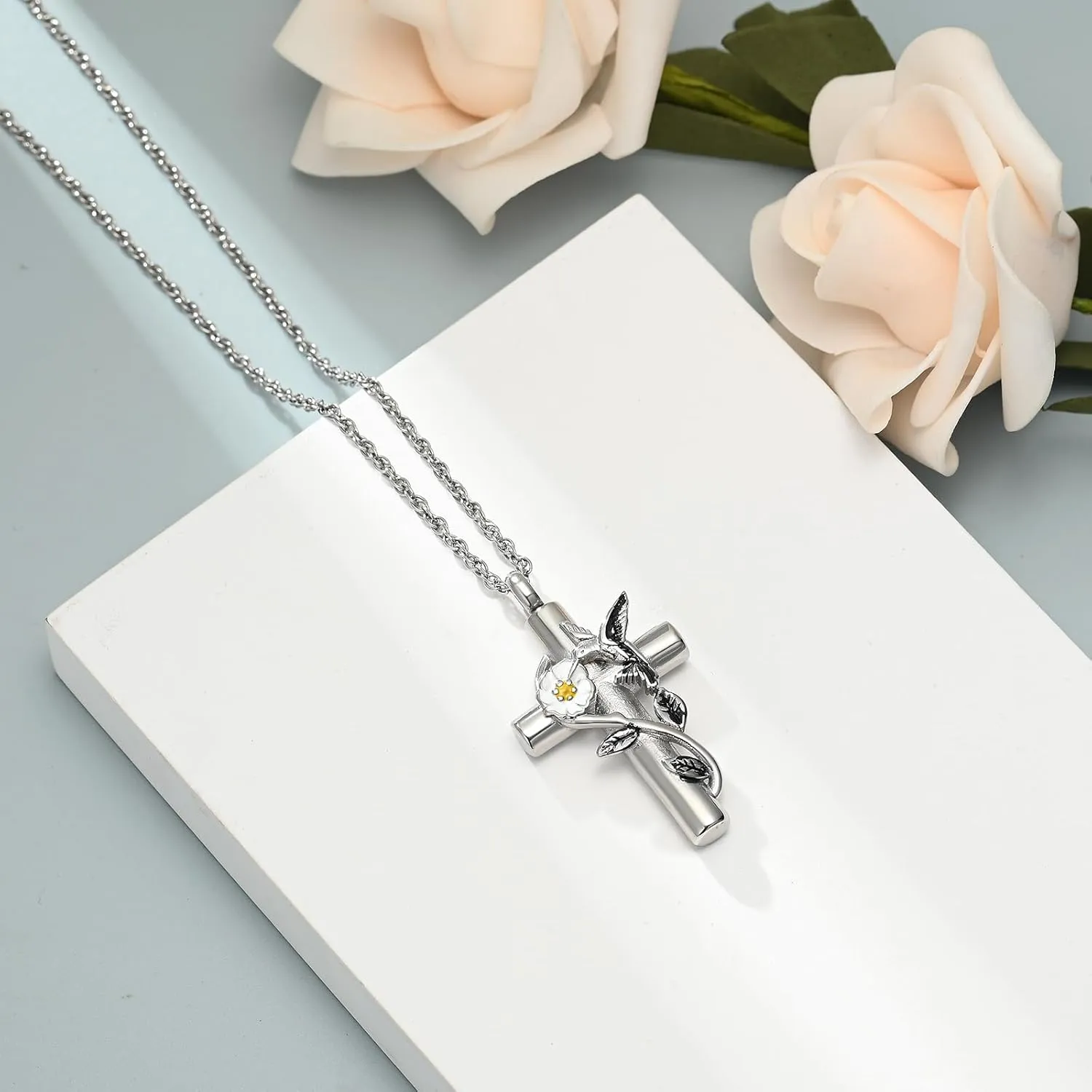 shajwo Cremation Jewelry Hummingbird Urn Necklaces for Ashes for Women Men Keepsake Memorial Ashes Pendant Necklace